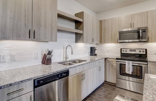 Waldron Apartment | Inviting 1 Bedroom Retreat at Altitude 970, Parkdale Walden