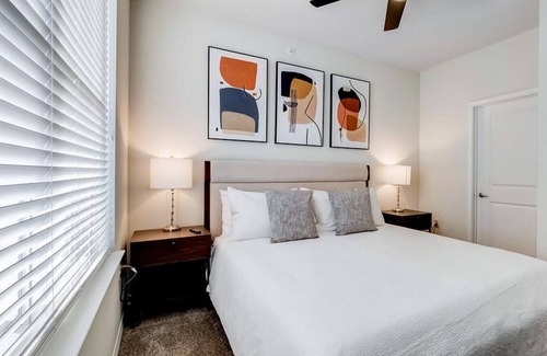 Burleson Apartment | Discover Auberge of Burleson: 1 Bedroom in Downtown