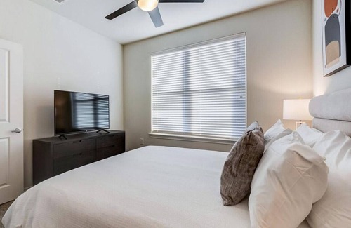 Burleson Apartment | Discover Auberge of Burleson: 1 Bedroom in Downtown