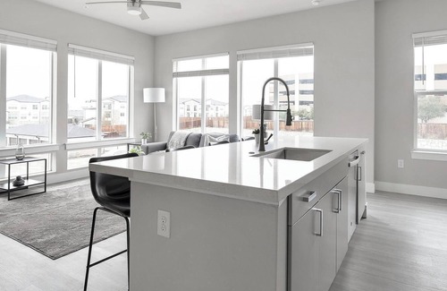 Round Rock Apartment | Experience Bellrock La Frontera: Family-Friendly Retreat