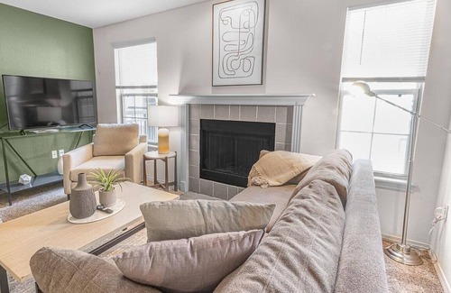 Wichita Apartment | Cozy 1 Bedroom at Crown Chase Apartments in Downtown Wichita