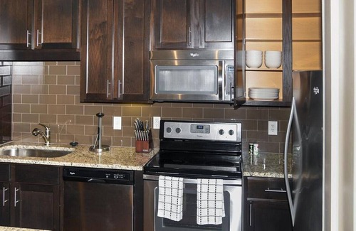 Memorial City Apartment | Discover Comfort at District at Memorial Apartments - 1 Bedroom