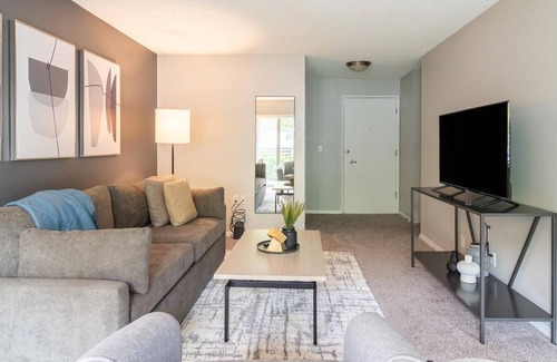 Northgate Apartment | Inviting Galleria - Cozy 1 Bedroom in Northwest Seattle