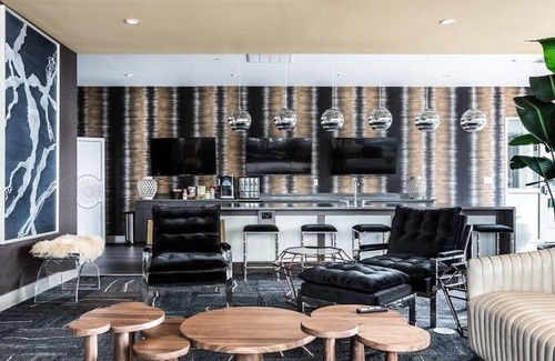 Vickery Meadow Apartment | Discover Galleries at Park Lane - Studio in Vickery Meadow