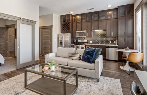 Vickery Meadow Apartment | Discover Galleries at Park Lane - Studio in Vickery Meadow