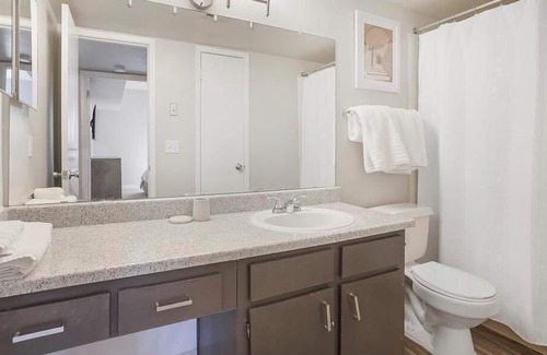 Rancho Oakey Apartment | Discover Helix Apartments - 1 Bedroom Retreat in Rancho Oakey