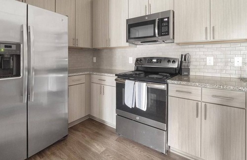 West Ashley Apartment | Pet-Friendly Getaway at Heyward West Ashley - 2 Bedrooms