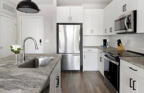 Huntsville Apartment | Landing at Laurel at Dry Creek - 1 Bedroom in E.