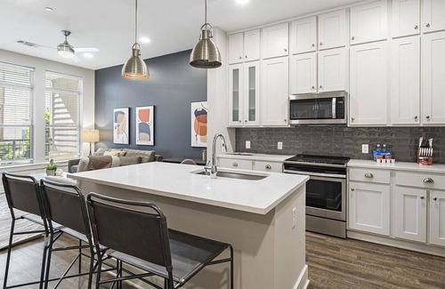 Franklin Apartment | Discover McEwen Northside I: 1 Bedroom in Downtown Franklin