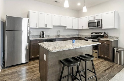 Norfolk - Virginia Beach Apartment | Explore Park 216 Apartments: Cozy 1 Bedroom in Downtown Suffolk