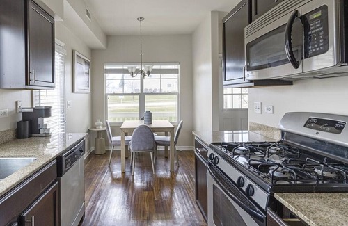 North Aurora Apartment | Explore Randall Highlands: 3 Bedroom Retreat in West Aurora