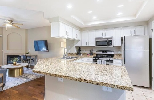 Ahwatukee Foothills Apartment | Relaxing Stay at San Melia - Pet Friendly 2 Bedroom Retreat