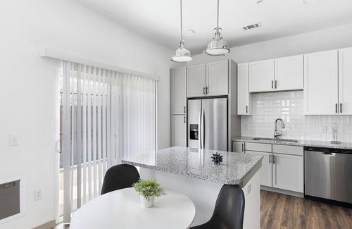 Fort Worth Apartment | Landing at Skyline Prairie - 2 Bedrooms in Fort.