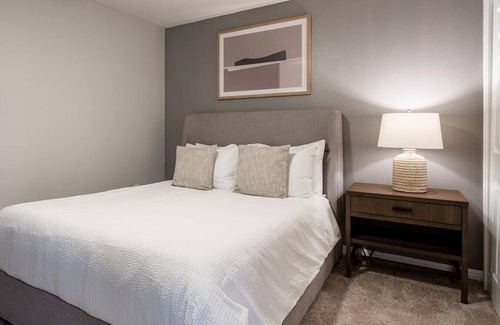 Sweetbriar Apartment | Relaxing Getaway at SOCO Apartments - Family-Friendly Escape