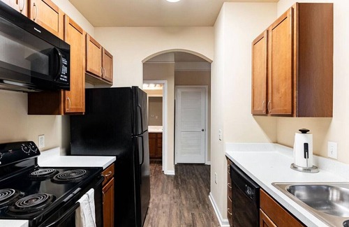 Goose Creek Apartment | Modern St. James at Goose Creek: Pet-Friendly 1 Bedroom