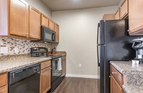 Brooks City Base Apartment | Landing at The Anderson at Brooks - 1 Bedroom in Stinson Airport Vicinity