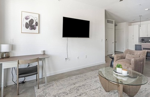 Austin Apartment | Explore The Artesian at Bee Cave - 2 Bedrooms in Lakeway