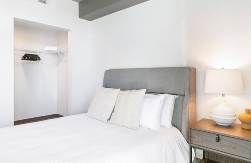Iron Horse Historic District Apartment | Discover The Gallery on 5th - Studio in Armory Park