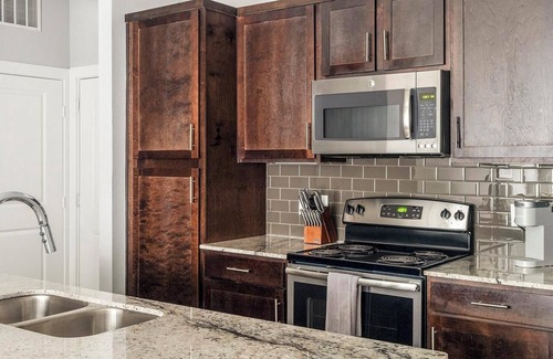 Buda Apartment | Landing at The Green at Plum Creek - 2 Bedrooms.