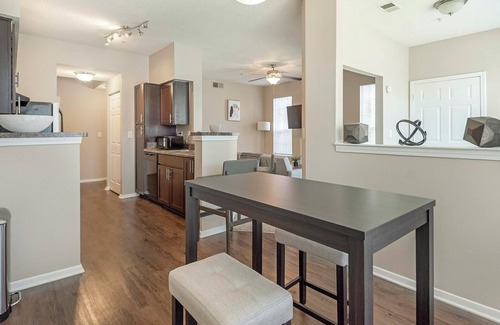 Germantown Apartment | Landing at The Grove at Germantown - 1 Bedroom .