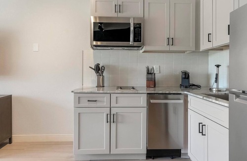 Northeast Raleigh Apartment | Landing at The Harrison - Studio in Northeast R.
