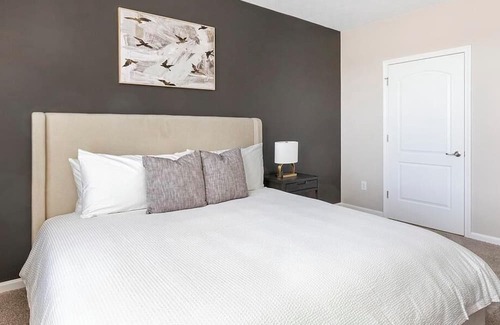 Worthington Apartment | Discover The Heights at Worthington Place - 1 Bedroom Retreat