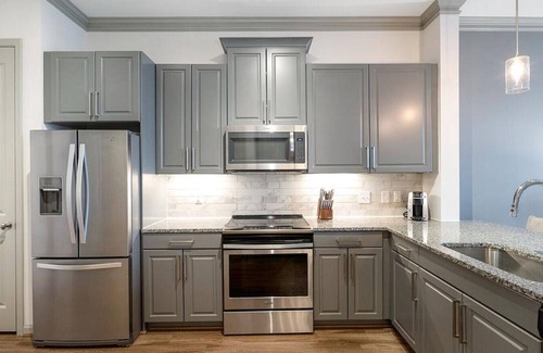 Garland Apartment | Comfortable Stay at The Hendry - 1 Bedroom in Downtown Garland