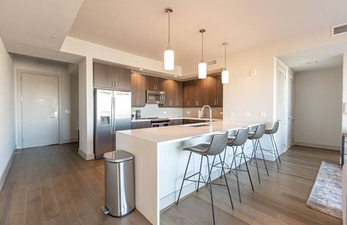 Uptown Apartment | Cozy 2-Bedroom Retreat at The Katy in Victory Park