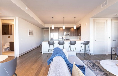 Uptown Apartment | Cozy 2-Bedroom Retreat at The Katy in Victory Park