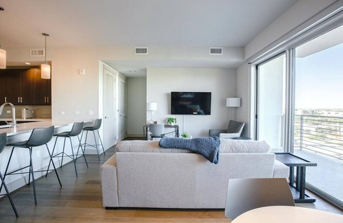 Uptown Apartment | Cozy 2-Bedroom Retreat at The Katy in Victory Park