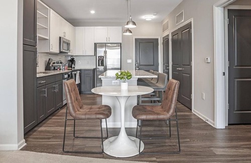 Bowling Green Apartment | Welcome to The Newton Apartments - 1 Bedroom Retreat