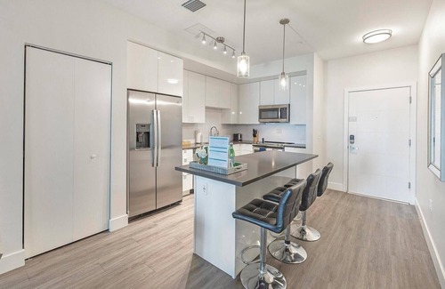 Port Tampa City Apartment | Landing at The Pointe on Westshore - 1 Bedroom .