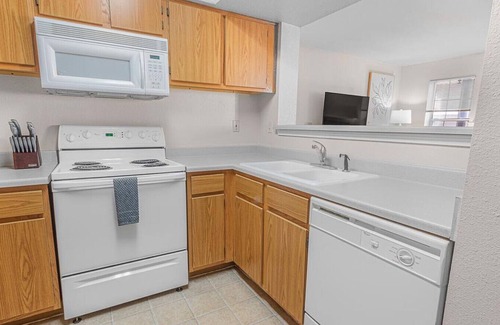 Greenwich Apartment | Discover The Remington Apartments: 1 Bedroom in Wichita