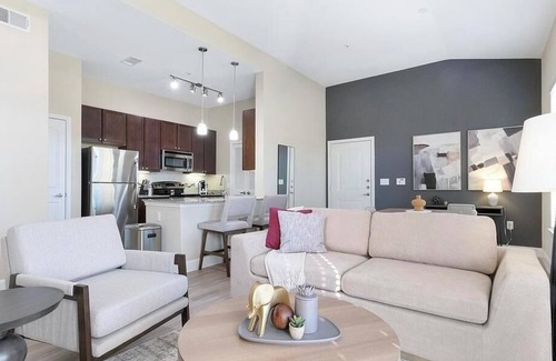 Sugar Land Apartment | Discover The Retreat at Riverstone: 1 Bedroom Downtown Stay