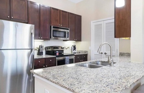 Sugar Land Apartment | Discover The Retreat at Riverstone: 1 Bedroom Downtown Stay