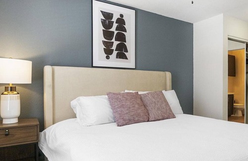 El Paso Apartment | Discover The Retreat at Mesa Hills - 1 Bedroom Escape