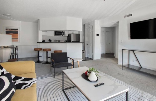 Sunbeam Apartment | Landing at Timberwalk at Mandarin - 2 Bedrooms .