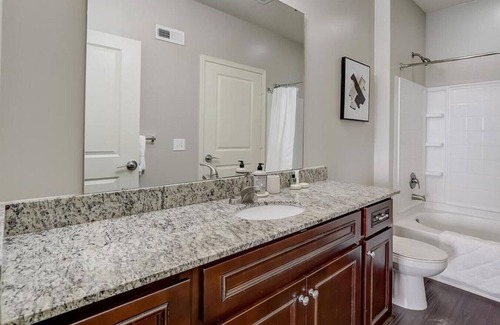 I-435 West KC-KS Apartment | Discover Village West Luxury Apartments - 1 Bedroom Oasis