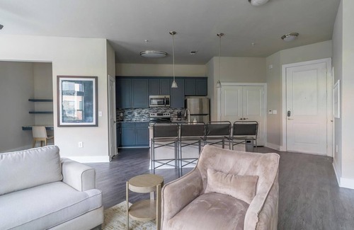 Nassau Bay Apartment | Landing at Voyager at Space Center - 1 Bedroom .