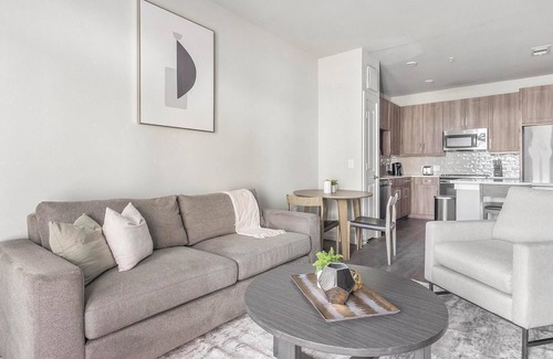 Katy Apartment | Landing | Beautiful 1BD, Game Room, Courtyard