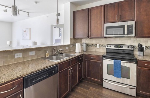 Irving Apartment | Cozy 2-Bedroom Retreat in Valley Ranch with Pool Access