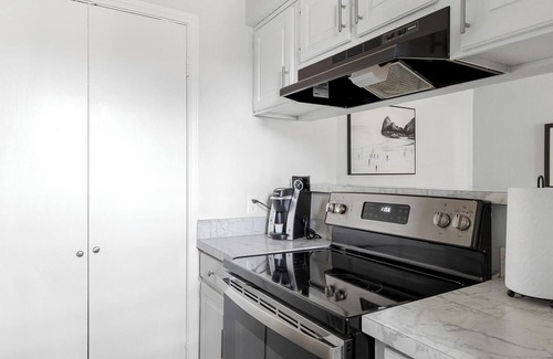 Denton Apartment | Landing | Beautiful 2BD, Pool, Courtyard