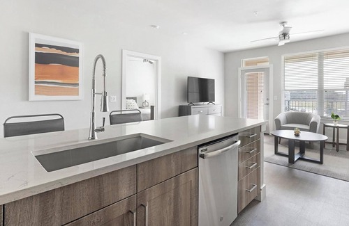 Katy Apartment | Cozy 1 Bedroom Retreat at Bellrock Market in Downtown Katy