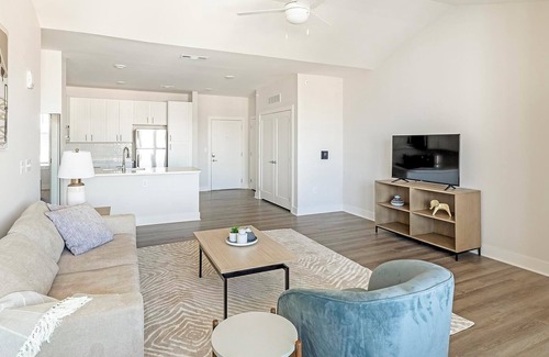 Belle Mina Apartment | Landing | Chic 1BD, Yoga Studio, Courtyard