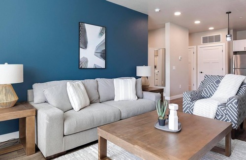 Goodyear Apartment | Landing | Chic 2BD, Clubhouse