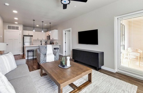 Goodyear Apartment | Landing | Chic 2BD, Clubhouse