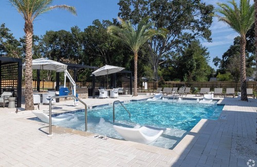 Bellview Apartment | Landing | Chic 2BD, Gym, Pool