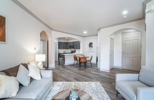 Corryville Apartment | Landing | Chic 2BD, Gym, Clubhouse