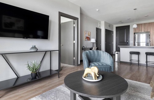 Buda Apartment | Landing | Chic 2BD in Brooks Crossing
