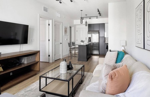 Providencia Park Apartment | Landing | Incredible 1BD, Yoga Studio, Clubhouse
